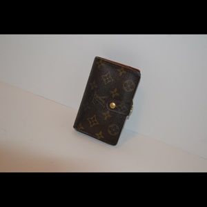 Louis Vuitton wallet kisslock